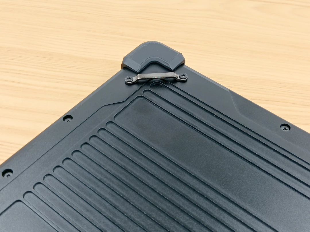 Metal-clad Rugged Tablet